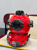 Casque de plongée rouge en laiton vintage, objet décoratif |   Casque de plongée antique pour les profondeurs marines