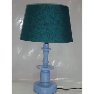 装饰蓝色成品优质最佳设计师木制台灯，带设计师绿色灯罩