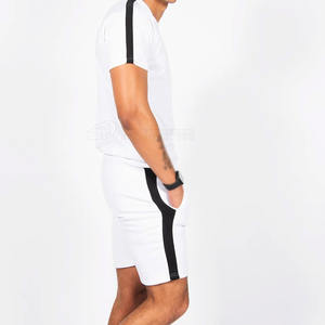 Conjunto de Camiseta y Pantalones Cortos con Logotipo Personalizado, Ropa Deportiva de Tela Suave para Equipos o Clubes - Product Image 6