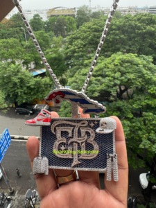 Pendentif en argent sterling 925 avec logo personnalisé avec VVS1 Moissanite diamant plaqué or chaîne cubaine glacée Style Hip Hop bijoux pour hommes - Product Image 5