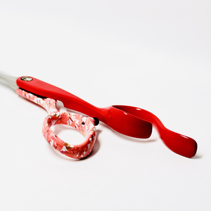 Tijeras Profesionales Personalizables de 6.25 Pulgadas con Filo Recto, Mango Ergonómico para Diestros, Rojo Brillante de Dos Tonos - Product Image 6