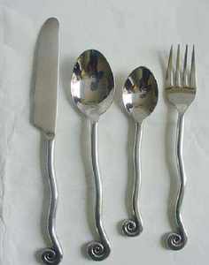 Juego de cubiertos y cubiertos con mango de diseñador de tendencia superior para suministros de hotel y restaurante Nuevo diseño - Product Image 1