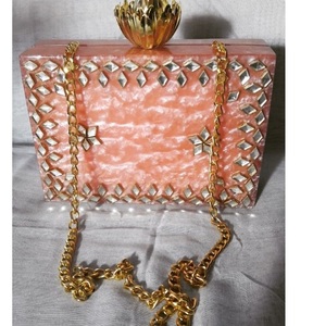 กล่องเครื่องประดับฝังกระดูกที่สวยงามได้รับการออกแบบด้วยสไตล์ไม้ทำมือเหมาะสำหรับการจัดเก็บเครื่องประดับที่ปลอดภัยและของขวัญจากอินเดีย - Product Image 5