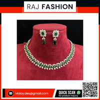 L'ensemble de bijoux de mariée Kundan le plus cher pour les dames indiennes