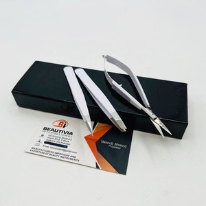 แหนบดัดคิ้วสำหรับมืออาชีพ ปลายแหลมคมพิเศษ สแตนเลสสตีลสีขาวด้าน เป็นมิตรกับสิ่งแวดล้อม น้ำหนักเบา กรรไกรตกแต่งทรงคิ้ว - Product Image 1