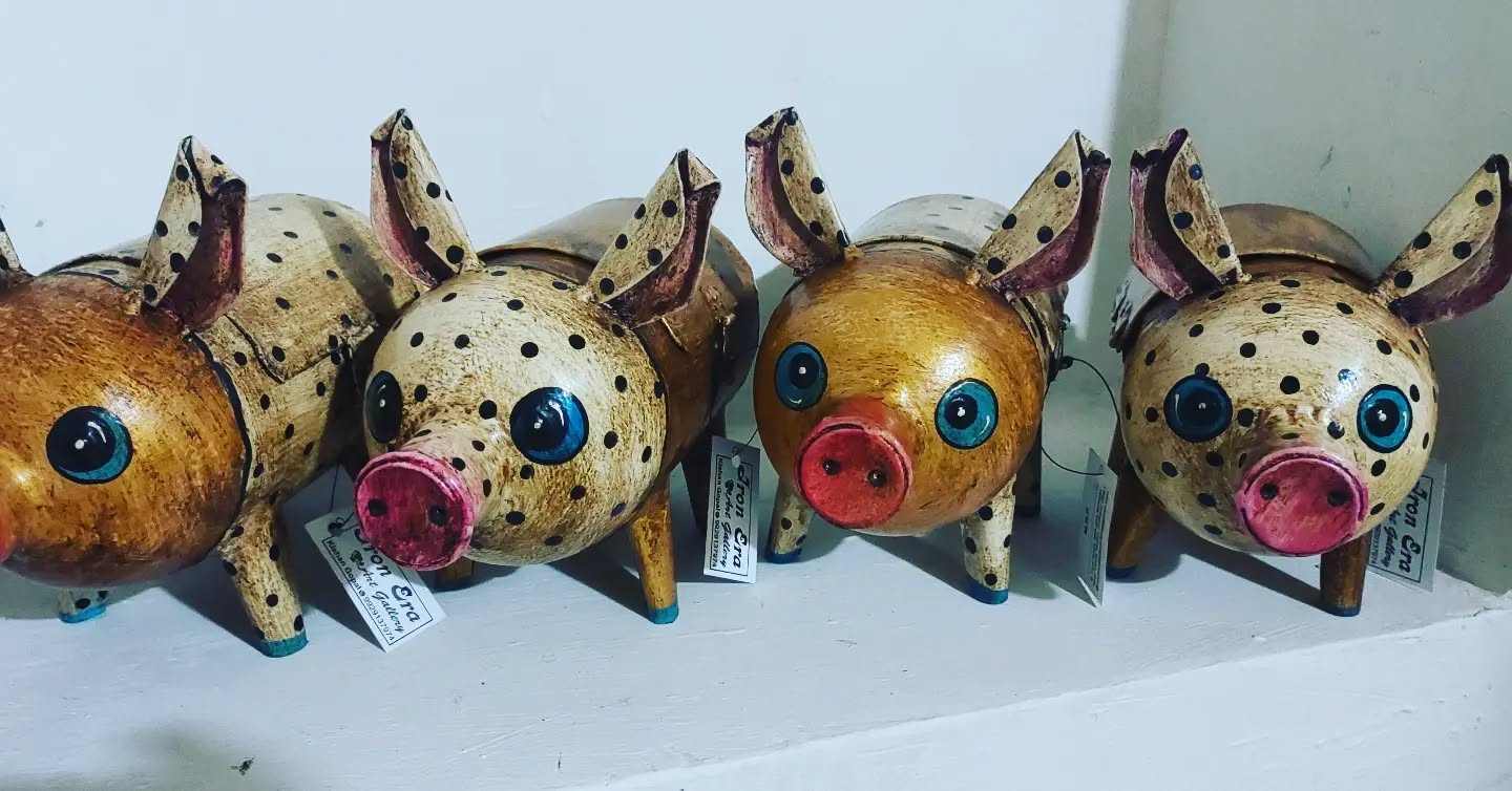 สีดำสีกากี