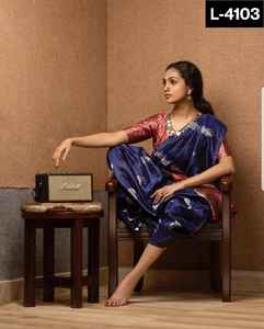 Vêtements ethniques pour femmes indiennes et pakistanaises Saree en soie Banarasi magnifiquement tissé avec chemisier assorti doux et fantaisie - Product Image 3