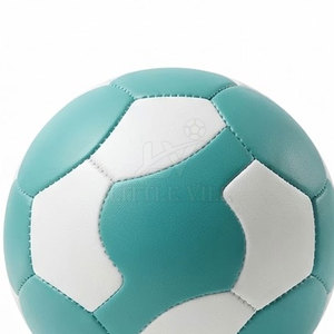 Mini Balón de Fútbol de Diseño Simple y Alta Calidad, Superficie Duradera, Ligero, Fácil de Manejar, Personalizable para Entrenamiento y Práctica - Product Image 6