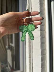 Porte-clés brodé nœud perlé vert - Product Image 2