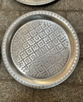 Plaque en métal de décoration marocaine ronde traditionnelle de haute qualité en argent doré antique fait à la main plateau de service de nourriture marocaine
