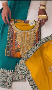 NOUVEAU DESIGNER HEAVY FUAX GEORGETTE SUIT FÊTE PORTER ROBE TRADITIONNELLE BELLE COMBINAISON DE COULEURS PIERRE TRAVAIL À LA MAIN IMPRESSION NUMÉRIQUE - Product Image 6