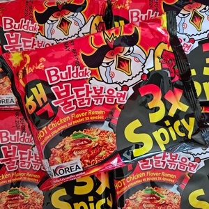 บะหมี่กึ่งสำเร็จรูป Samyang buldak บะหมี่กึ่งสำเร็จรูปรสเผ็ด3X ราเมน