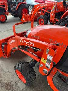 รถแทรกเตอร์ขนาดเล็ก Kubota BX-23S ขับเคลื่อน 4 ล้อ เครื่องยนต์ดีเซล พร้อมอุปกรณ์ตักดินและขุดหลัง |   รถแทรกเตอร์ขนาดเล็กคูโบต้า BX-23S ขับเคลื่อน 4 ล้อ - Product Image 3