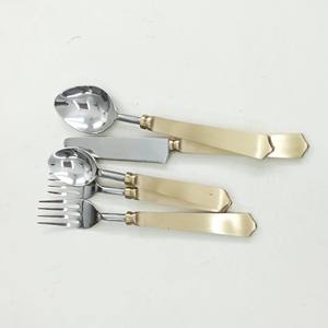 ชุดเครื่องใช้บนโต๊ะอาหารทำจากเงิน/ทองเหลืองดีไซน์ทันสมัย5ชิ้น - Product Image 1