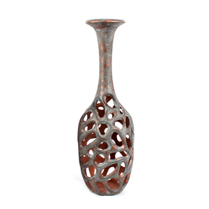 Vase à fleur en aluminium en forme de bouteille fait main personnalisé avec finition antique Vase à fleur unique avec trous Produit le plus vendu - Product Image 4