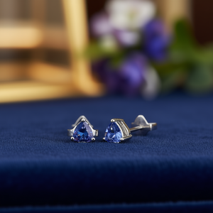 Orecchini a Perno in Argento Sterling 925 con Tanzanite Taglio Trillion (4mm), Placcati in Oro Rosa, Design Classico di Gioielleria Fine per Donna - Product Image 3