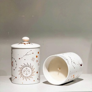 Bougies parfumées en pot en céramique moderne coulé à la main Étiquette personnalisée en cire de noix de coco pour une maison paisible ou des cadeaux d'amitié - Product Image 3