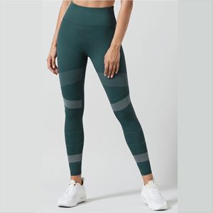 Leggings teintés sans couture pour femmes, offrant une liberté de mouvement et des motifs uniques et colorés pour un style de vie actif - Product Image 3