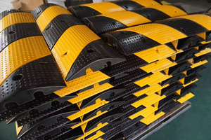 ยางกันกระแทกความเร็วบนถนนกลางแจ้ง - Product Image 2