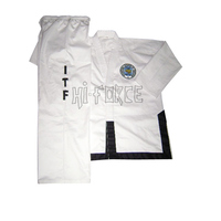 Uniforme personnalisé Dobok ITF/TKD/karaté/taekwondo à vendre