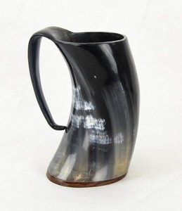 Tazas de cuerno para beber con grabado en tamaños grandes adecuadas para suministros de juegos Vikingos de India Horn Tankard - Product Image 2