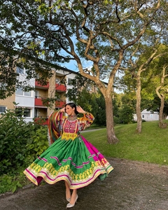 Robe pour femme vintage afghane traditionnelle faite à la main en soie et coton de haute qualité pour l'été 0671 - Product Image 3