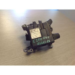 POMPE À EAU AUXILLAIRE MERCEDES Classe E Berline W210 2ème Série A6111500204 A0001591004 Diesel (99>02) - Product Image 1