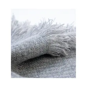 流苏羊绒围巾: 两种外观合一批发散装定制羊绒围巾制造商
