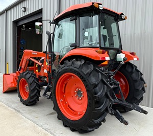 Tractor Kubota M7060 Usado con Cabina |   Tractor Agrícola Hidráulico 4x4 |   Tractor agrícola Kubota M7060 4WD con toma de fuerza en venta - Product Image 3