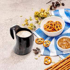 Taza de cuerno para beber vikingo de alta tendencia, segura para alimentos, a prueba de fugas, a bajo precio, personalizada, 1L/700ml/200ml, capacidad para fiestas populares - Product Image 1