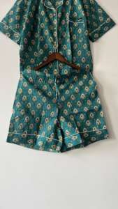 Ensemble de pyjama court en popeline d'été pour femmes bloc à la main imprimé feuille verte motif floral avec passepoil blanc ODM vêtements de nuit d'été - Product Image 3