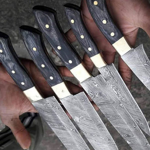 Juego de cuchillos de chef martillados de acero de Damasco de 5 piezas con mango de madera Apto para lavavajillas y multiusos para uso en la cocina - Product Image 5