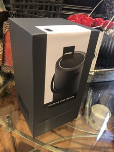 Nouvel arrivage : Enceinte portable Bose Luxe Silver pour usage personnel - Product Image 2