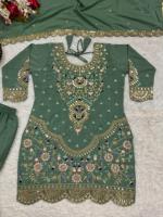 Mariage ethnique indien Kurti Sharara Dupatta Salwar Costume Robe de fête en coton et soie avec broderie fantaisie de créateur.