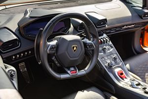 SUPER PROPRE 2019 LAM-BOR-GHINI HURA-CAN LP 580-2 SPYDER PRÊT À ÊTRE EXPÉDIÉ - Product Image 3