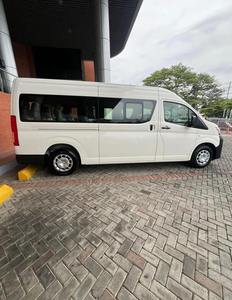 Fourgon Toyota Hiace en excellent état, turbo, pour services de transport, boîte de vitesses automatique, conduite à gauche, prêt à l'emploi - Product Image 5