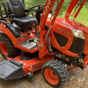 2024 Kubota BX2380รถแทรกเตอร์ที่มีประสิทธิภาพสูงเครื่องตัดหญ้าดาดฟ้ารถตักดินด้านหน้าแบริ่งเครื่องยนต์ที่มีคุณภาพจัดส่งฟรีทั่วโลก - Product Image 1