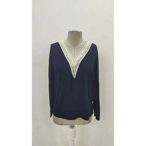 Chemisier en viscose à manches longues et col en V pour femme, 37956 - Bleu marine - Product Image 4