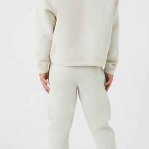 Conjunto de Sudadera con Capucha y Pantalones Deportivos para Hombre |   Ropa Urbana al por Mayor - Product Image 4