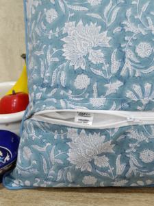 Funda de Cojín de Algodón 100% con Estampado Floral Azul Medianoche, Hecha a Mano, 45x45cm, Antibacteriana, para Uso Doméstico - Product Image 4