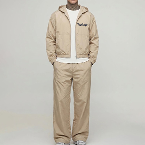 Ensemble coupe-vent streetwear d'hiver de qualité supérieure OEM/ODM, coupe classique, avec logo personnalisé imprimé, couleur unie, survêtement coupe-vent pour homme - Product Image 4