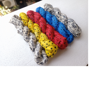 เส้นด้ายไหมพิมพ์ลายทำจากวัสดุงานฝีมือที่รีไซเคิลพร้อมลายจุดเล็กๆพิมพ์ในหนังสือพิมพ์เสือดาว - Product Image 1