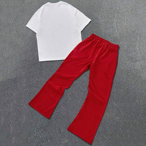 Vente chaude T-shirt à épaules tombantes et ensemble de jogging évasé en polyester doux avec graphique multicolore et design de logo personnalisé Streetwear - Product Image 2