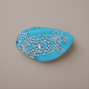 Bandeau de mariée élégant, design géométrique floral en cristal, luxueux, fait à la main, orné de strass, accessoire de mode pour fête - Product Image 3