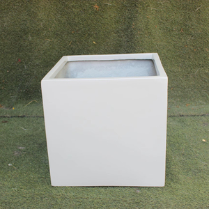 Jardinière verticale Tetra Classic en FRP, légère, durable, pour l'intérieur et l'extérieur, finition brillante, grande jardinière pour la maison et le jardin, vente en gros - Product Image 1