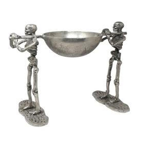 Bol à bonbons en forme de main de squelette double, écologique, en résine entrelacée, en forme de crâne, style gothique argenté antique, pour servir à Halloween. - Product Image 1