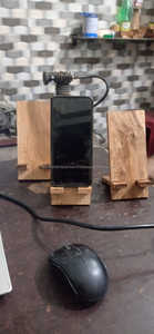 Support mobile en bois mangue acacia Support pour smartphone Support de téléphone en bois Support de bureau en bois Fabriqué à la main - Product Image 3