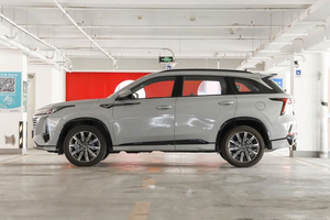 SUV compact d'occasion 2024, traction avant, 5 portes, 5 places, transmission automatique, intérieur foncé, SUV chinois abordable à vendre - Product Image 3