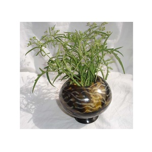 Vase à fleurs en corne de buffle à la mode de haute qualité Vase médiéval à jante en laiton pour jardin et décoration de la maison Vase à fleurs en corne - Product Image 5