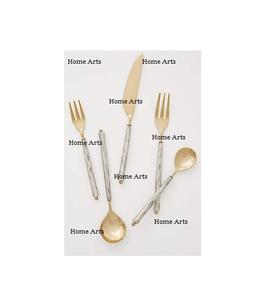 ชุดช้อนส้อมสแตนเลสดีไซน์โดดเด่น ด้ามจับเรซิ่น เหมาะสำหรับงานแต่งงาน ราคาไม่แพง - Product Image 1